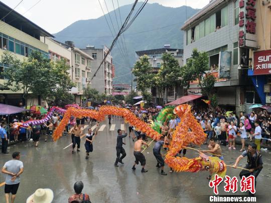 四川北川举行“六月十九”系列民俗活动重现古羌民俗文化